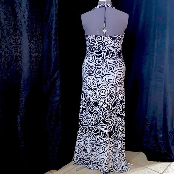 Women’s halter maxi dress - Picture 2 of 3